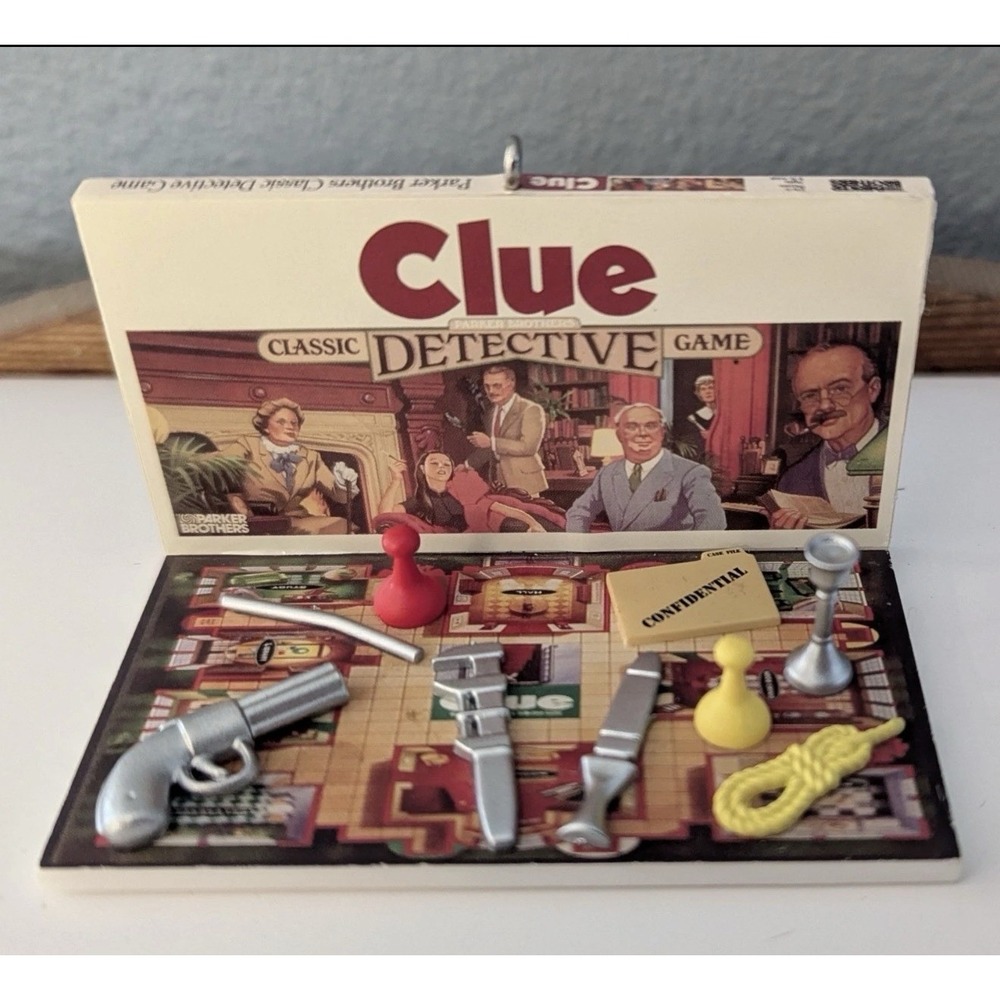 Hallmark Keepsake 2017 CLUE Family Game Night Ornament